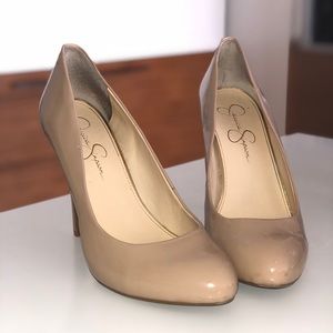 Jessica Simpson Nude pumps
